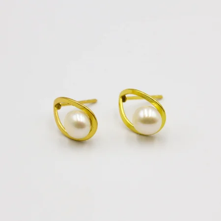 Small Triangle With Freshwater Pearl | Gold Plated